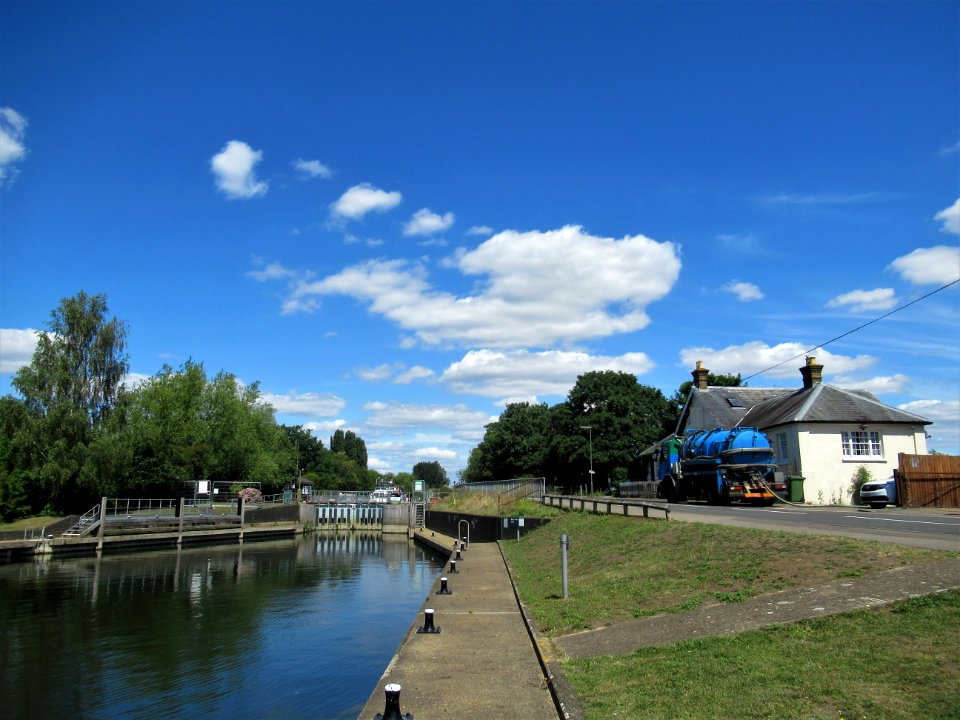 Chertsey Lock, July 2020
