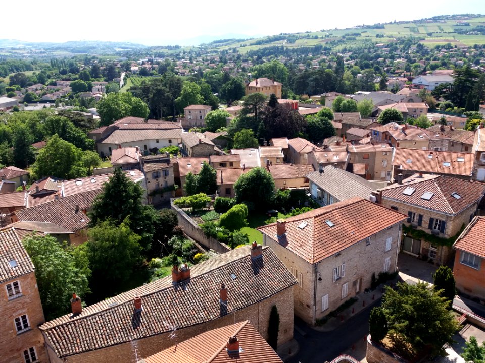 Chazay-d'Azergues - Mairie vue depuis le beffroi de l'église Saint-Pierre