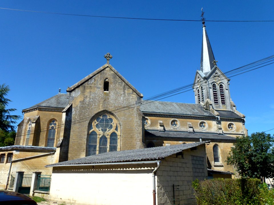 Chesnois-Auboncourt (Ardennes) église Sainte Marguerite, vue latérale