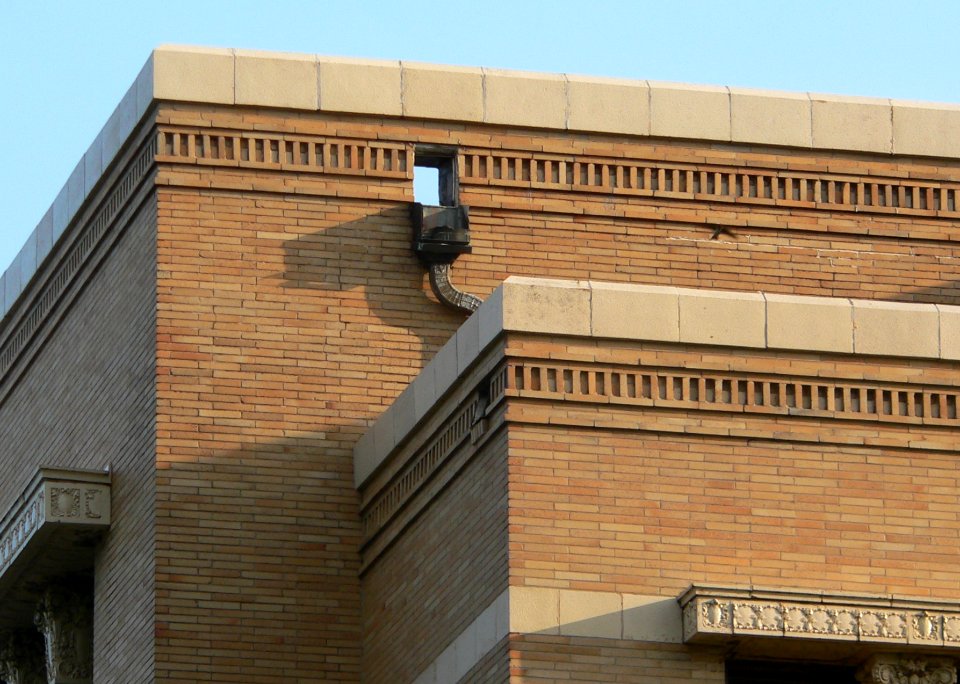 Charles Mix County courthouse ENE corner upper 1
