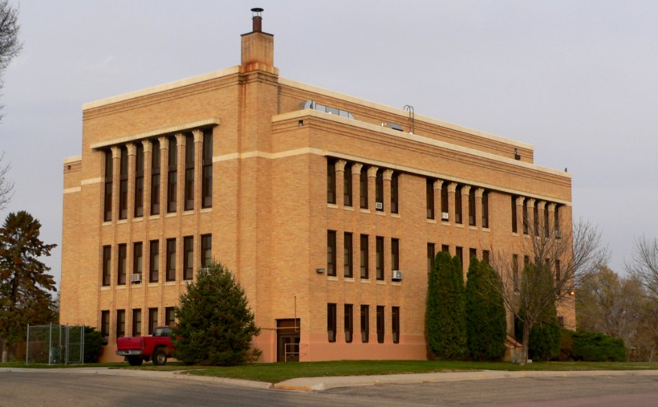 Charles Mix County courthouse from SW 1