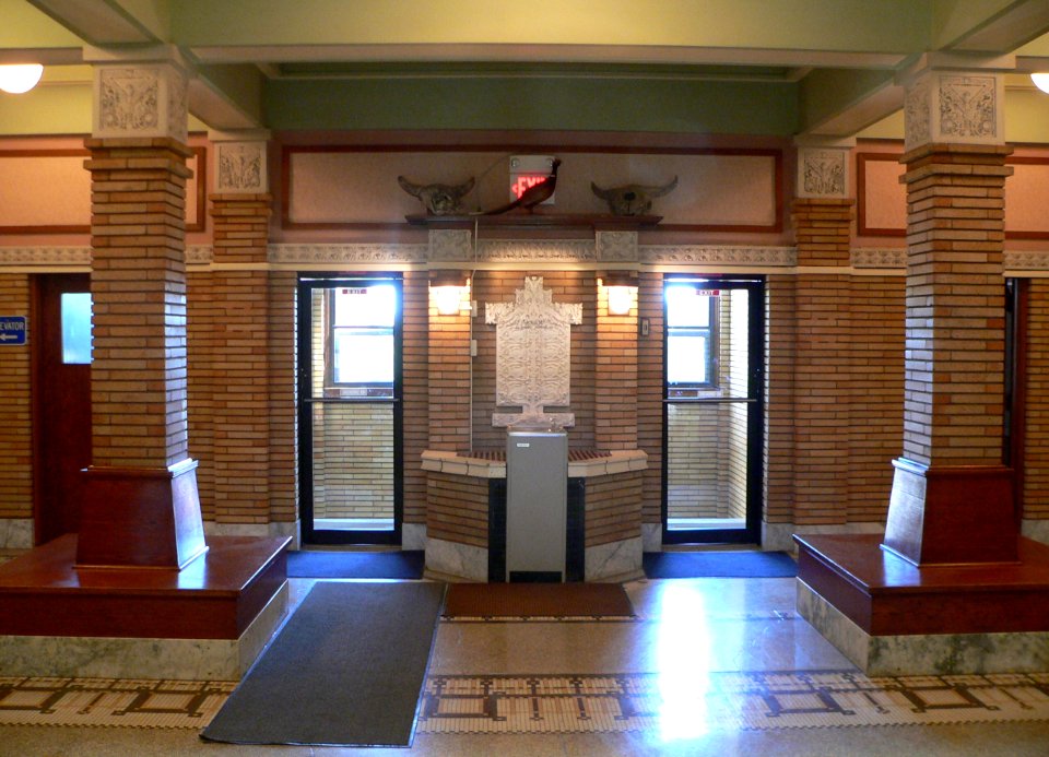 Charles Mix courthouse 1st floor S entrance 1