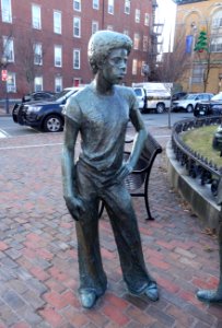 Chelsea Conversation by Penelope Jencks, 1977, bronze - Chelsea, Massachusetts - DSC09366