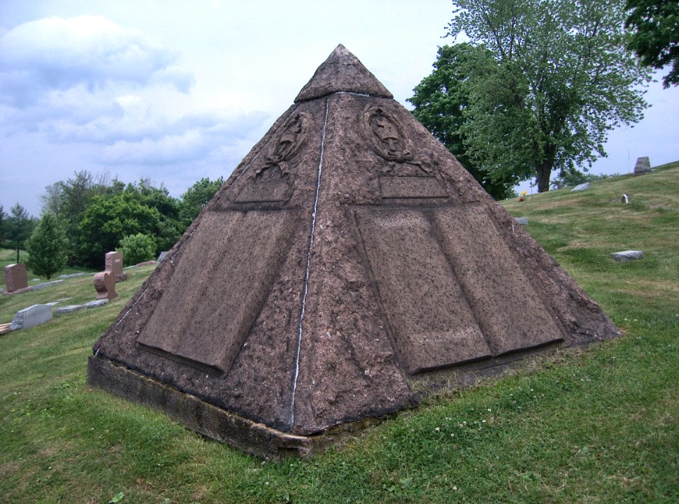 Charles Taze Russell Pyramid, United Cemeteries, 2015-06-08, 03