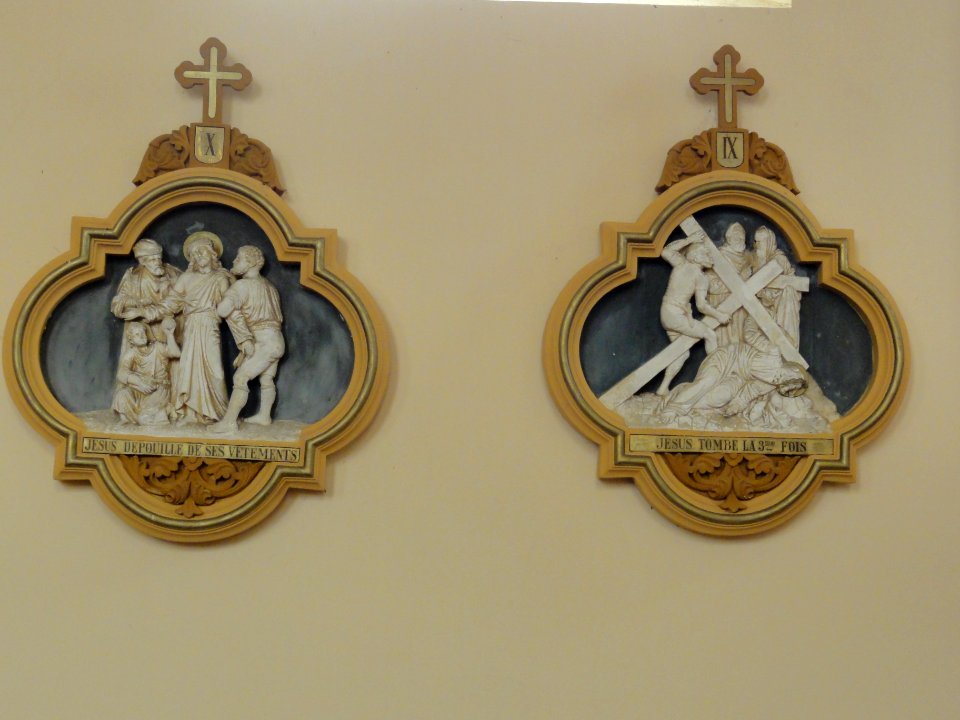 Chazelles-sur-Albe (M-et-M) église, chemin de croix, station 09 et 10