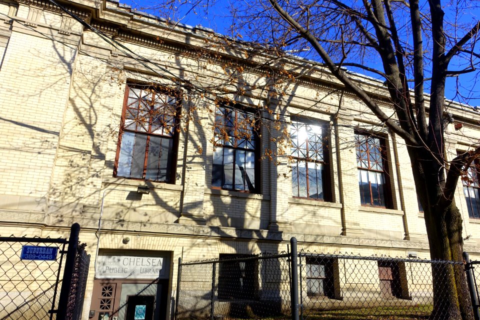 Chelsea Public Library (Know Thyself) - Chelsea, Massachusetts - DSC09320