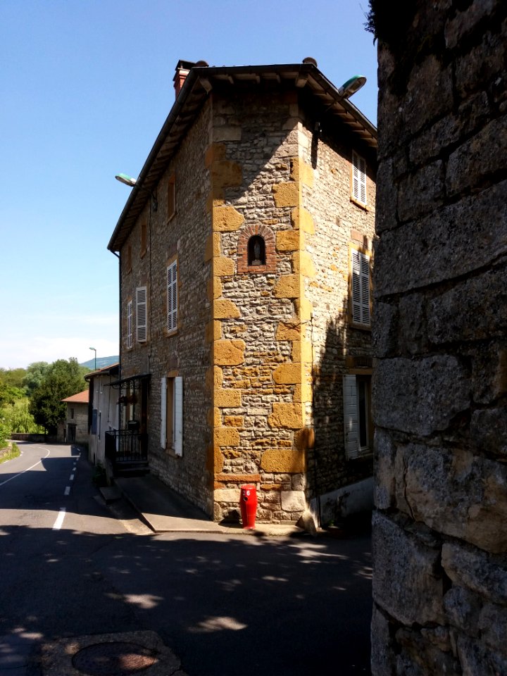 Chazay-d'Azergues - Route de Marcilly - Maison avec madone