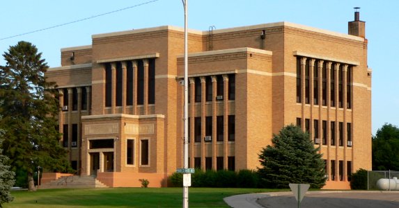 Charles Mix County courthouse from NW 5
