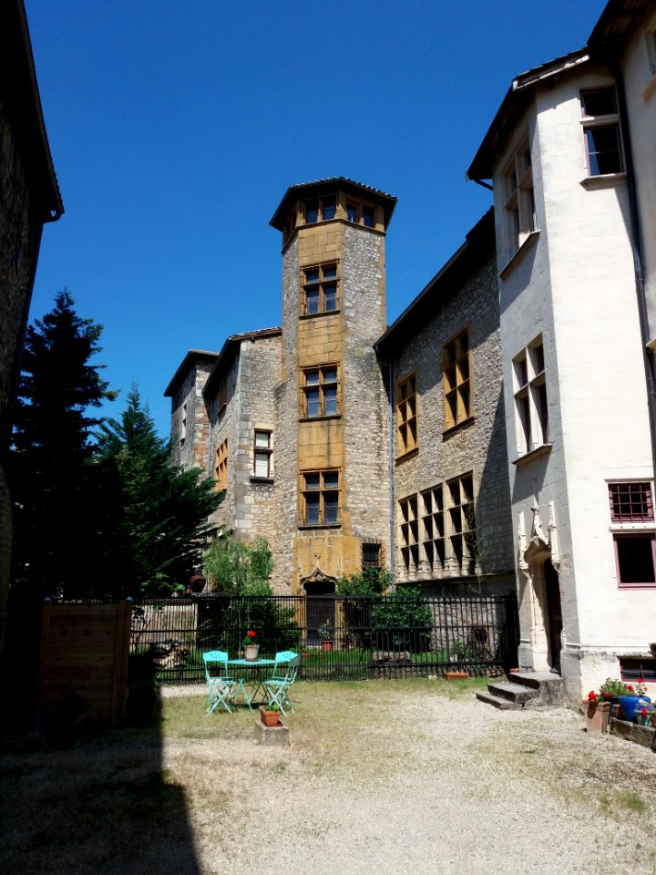 Chazay-d'Azergues - Château des abbés d'Ainay