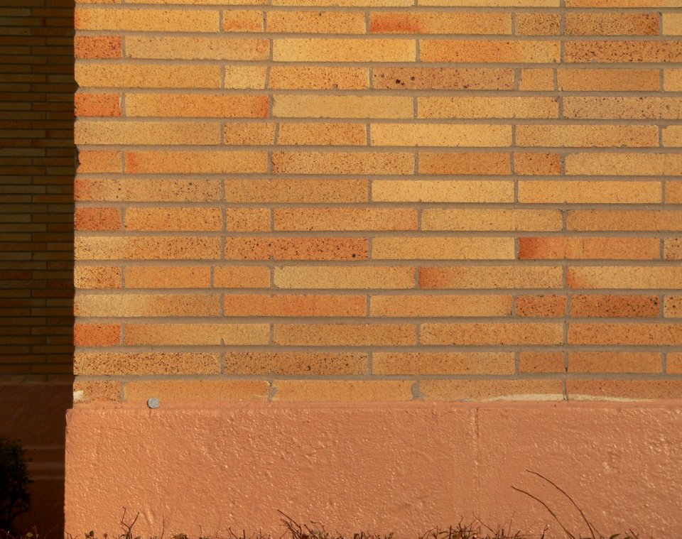 Charles Mix County courthouse W side brickwork 2