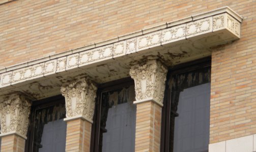 Charles Mix County courthouse capitals N center