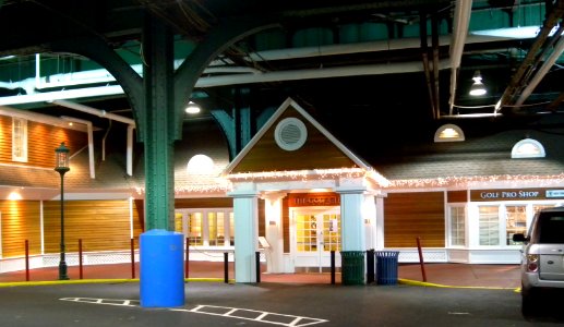 Chelsea Piers golf club jeh