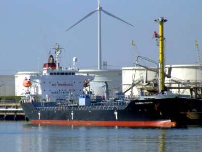 Chembulk Houston at the Calland canal, Port of Rotterdam, Holland 19-Jul-2007
