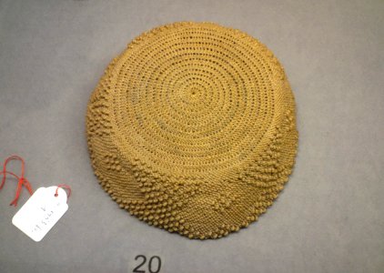 Chief's hat, woven fiber - Kongo - Royal Museum for Central Africa - DSC05793