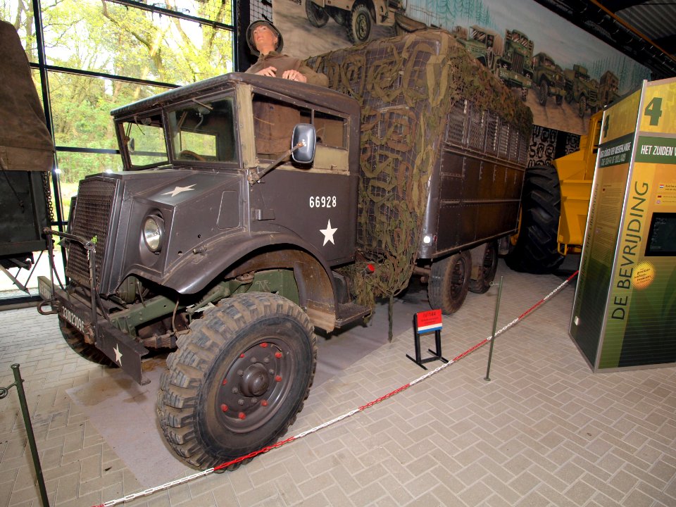 Chevrolet CMP with No.13 cab pic2