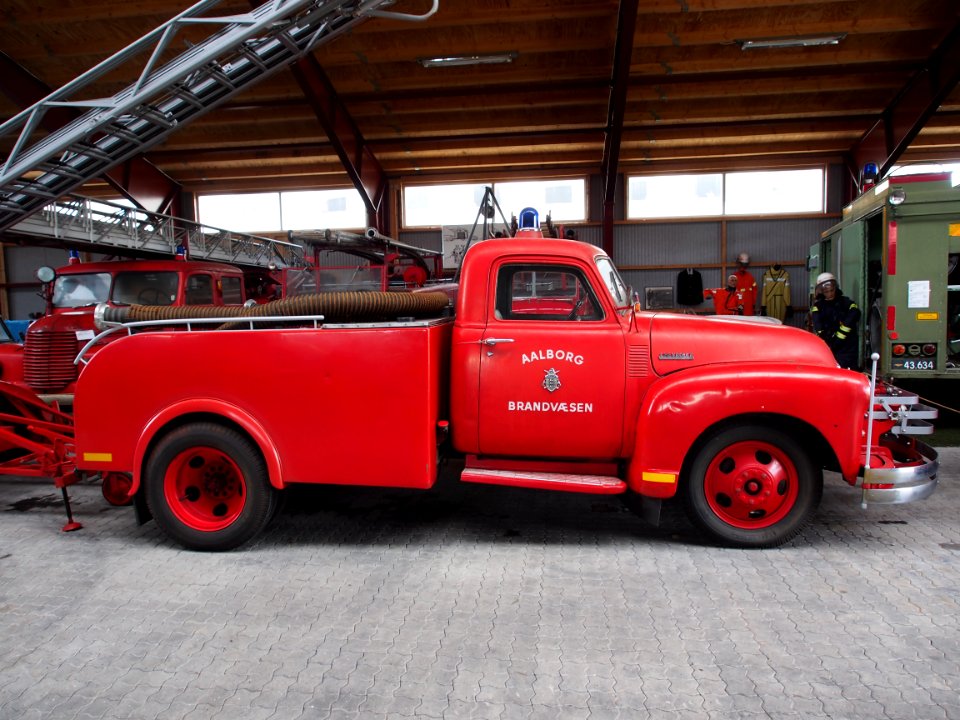 Chevrolet fire engine Aalborg Brandvaesen in Aalborg Forsvars- og Garnisonsmuseum, pic4