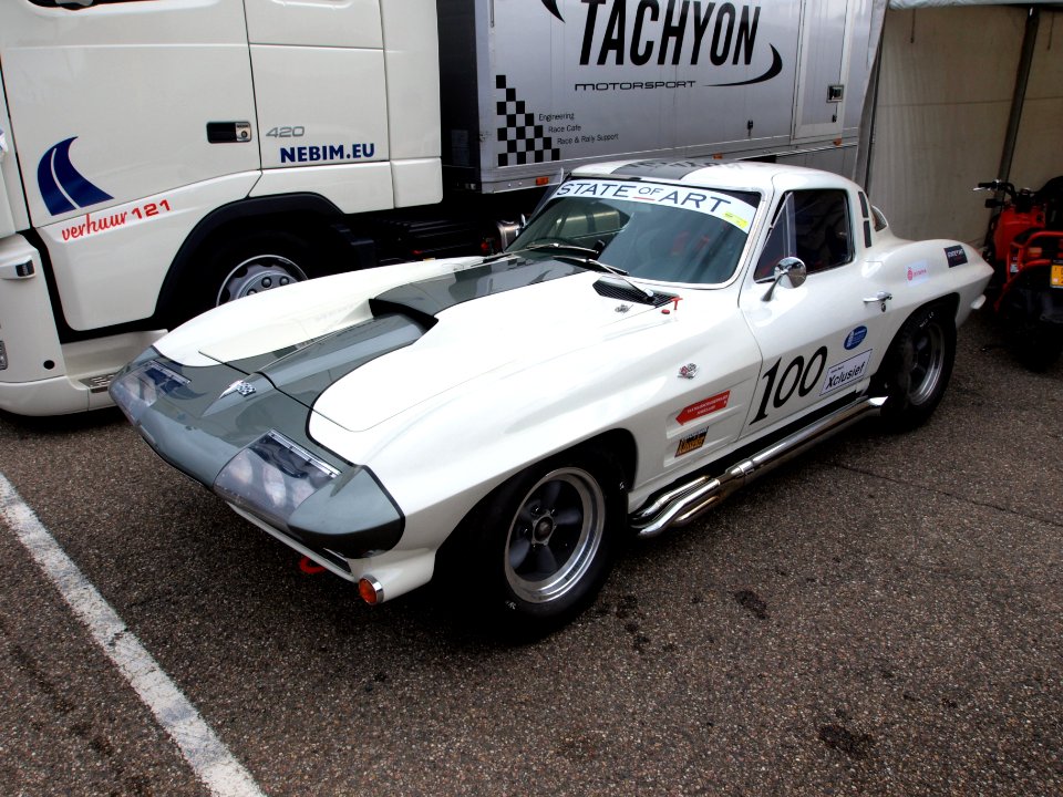 Chevrolet Corvette Stingray pic4