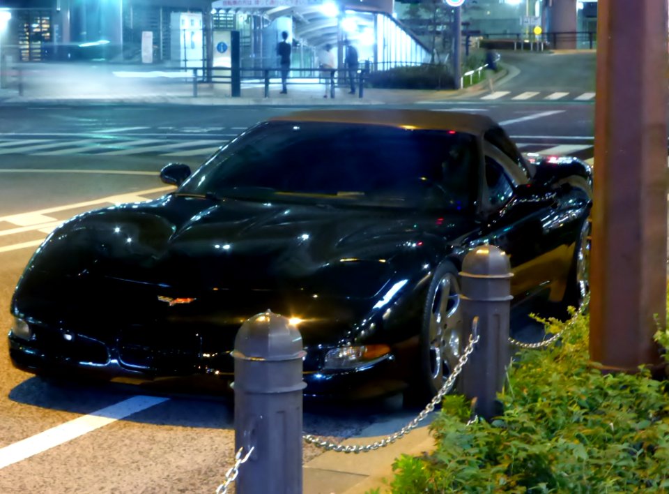 Chevrolet CORVETTE C5 Convertible at night front