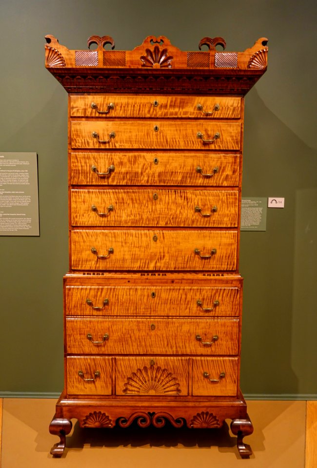 Chest-on-chest-on-frame, Samuel Dunlop (1752-1830), 1790-1795, maple and pine - Currier Museum of Art - Manchester, NH - DSC07641