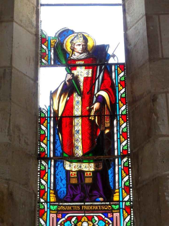 Chey (Deux-Sèvres) église, vitrail 2