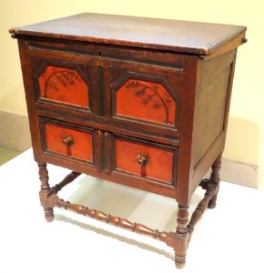 Chest, New England, 1700-1720, oak, pine, and pigment - Brooklyn Museum - DSC09151