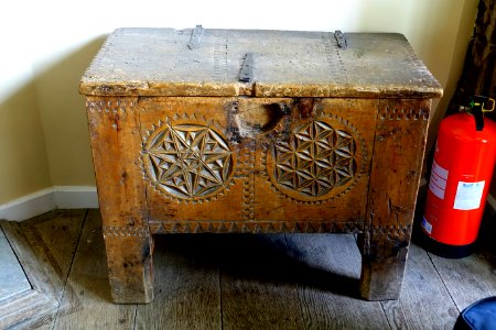 Chest - Anteroom, Haddon Hall - Bakewell, Derbyshire, England - DSC02707