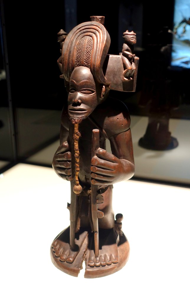 Chibinda Ilunga figure, Angola, Chokwe, 19th century AD, wood, hair, plant materials, glass beads - Ethnological Museum, Berlin - DSC02219