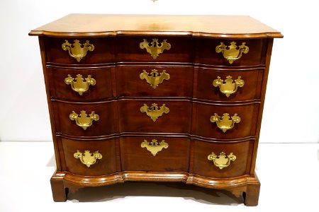 Chest of drawers, Boston, Massachusetts, 1750-1780, mahogany, pine - Dallas Museum of Art - DSC04898