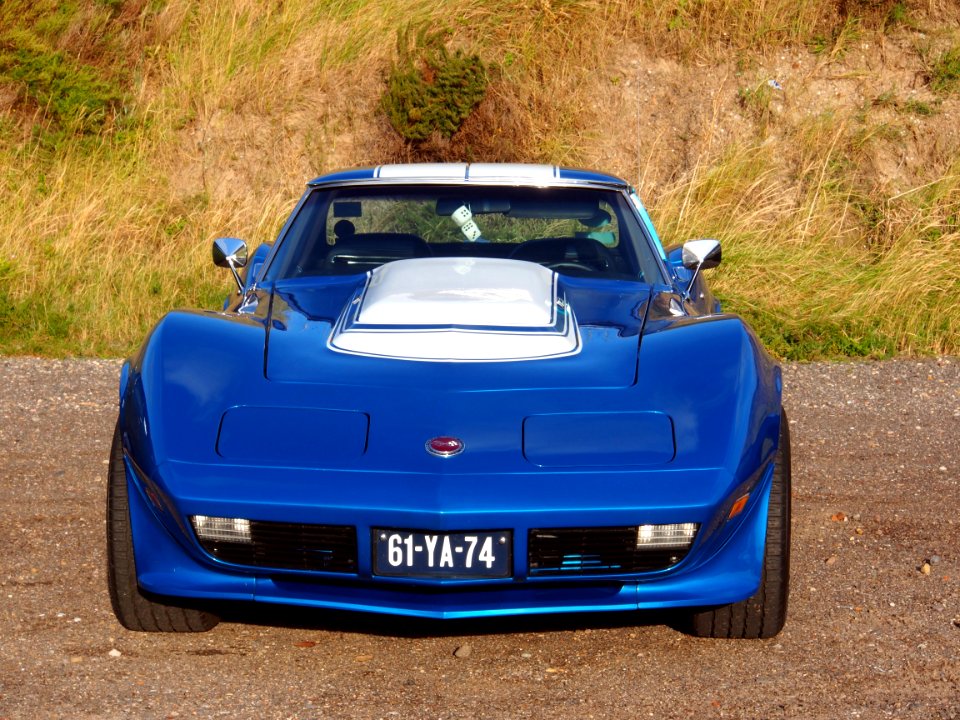 Chevrolet Corvette Stingray pic1
