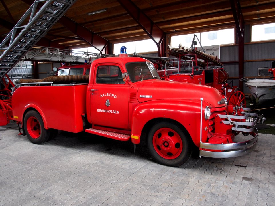 Chevrolet fire engine Aalborg Brandvaesen in Aalborg Forsvars- og Garnisonsmuseum, pic3