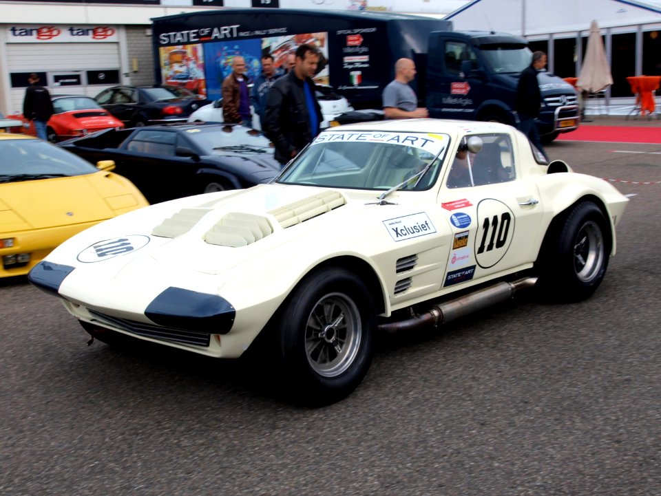 Chevrolet Corvette Stingray pic8