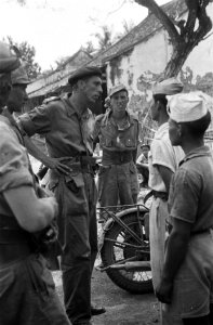 Cheribon 28-7-47. In Karangampel wilde de Republikeinse politie aan de haal gaan, Bestanddeelnr 1561