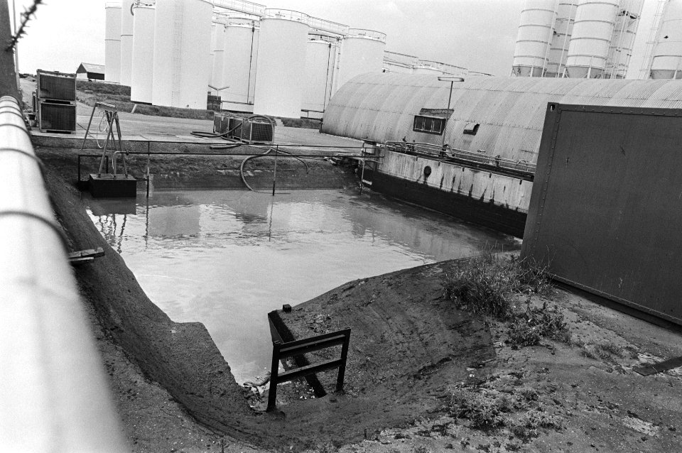 Chemisch afvalverwerkingsbedrijf Uniser in Moerdijk, Bestanddeelnr 931-6374
