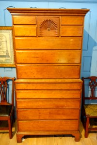 Chest-on-chest, maker unknown, attributed to southern New Hampshire, c. 1800, cherry and white pine - Bennington Museum - Bennington, VT - DSC08927