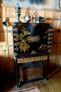 Chest with penjing decoration - Snowshill Manor - Gloucestershire, England - DSC09532