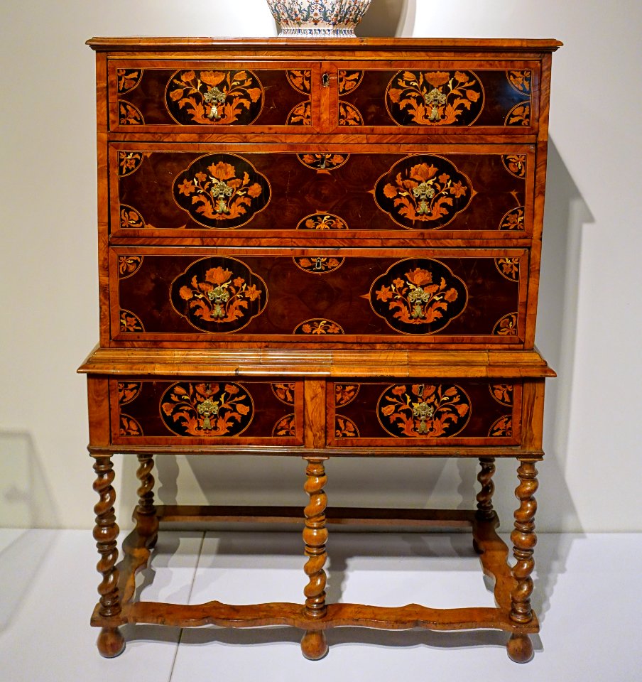 Chest of drawers on a stand, England, c. 1680, walnut veneer inlaid with ivory, various woods, brass - Montreal Museum of Fine Arts - Montreal, Canada - DSC09479