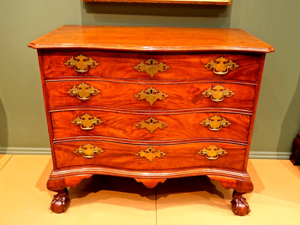 Chest, maker unknown, Massachusetts, c. 1765, mahogany - Currier Museum of Art - Manchester, NH - DSC07627
