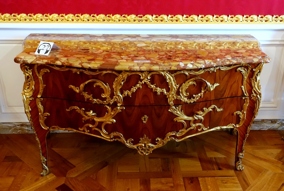 Chest of drawers, by Jacques Dubois, 1750-1755 - Waddesdon Manor - Buckinghamshire, England - DSC07774