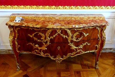 Chest of drawers, by Jacques Dubois, 1750-1755 - Waddesdon Manor - Buckinghamshire, England - DSC07774