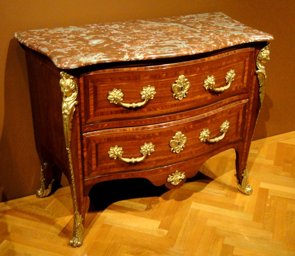 Chest of Drawers (commode), about 1725, attributed to Etienne Doirat, Paris, kingwood with gilt metal and marble - Cleveland Museum of Art - DSC09008