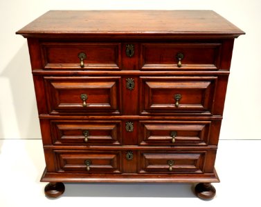 Chest of Drawers, Boston, 1680-1700, red cedar with oak and white pine - Chazen Museum of Art - DSC02590