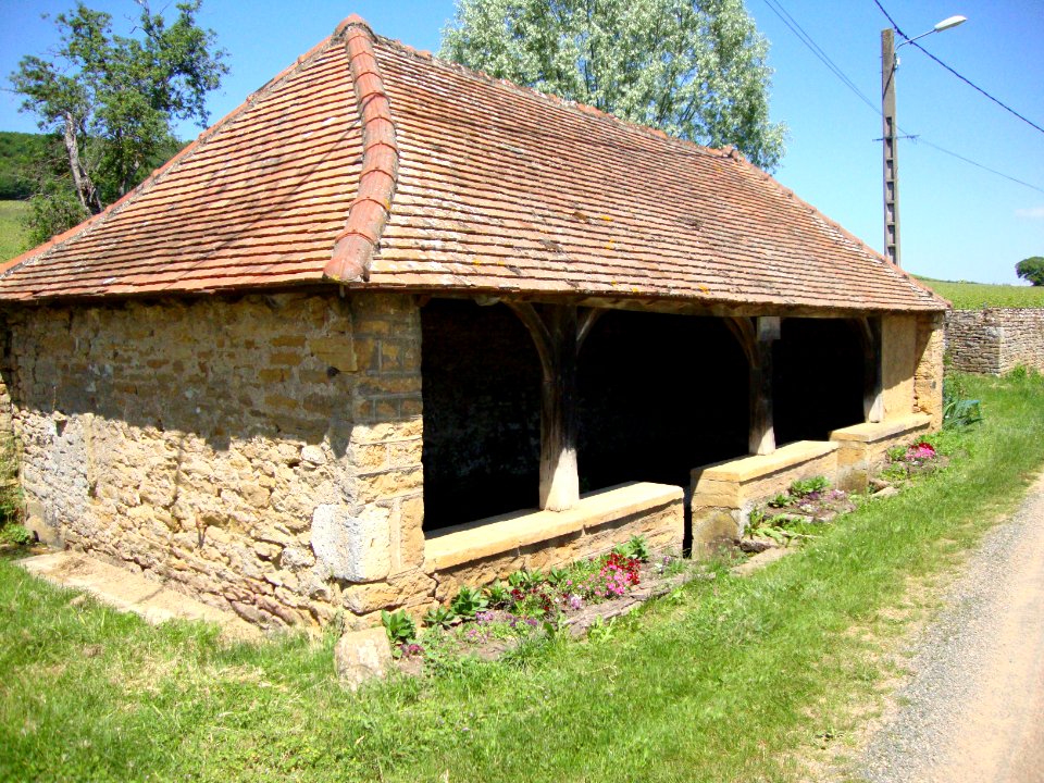 Chenôves (Saône-et-Loire, Fr) lavoir