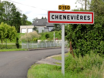 Chenevières (M-et-M) city limit sign