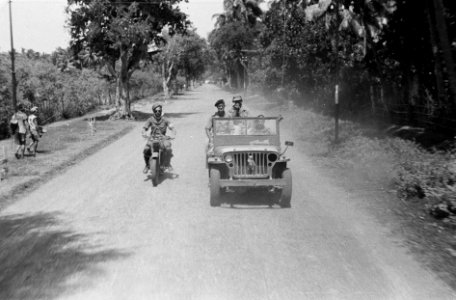 Cheribon een jeep van een pantseronderdeel van de 7 December Divisie is de colo, Bestanddeelnr 1568