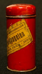 Chemische Pharmaseutische fabriek, Zeist, Gemalen Kruidnagelen busje, foto 6