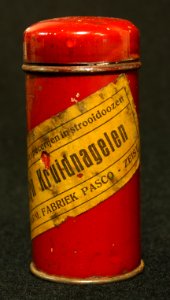 Chemische Pharmaseutische fabriek, Zeist, Gemalen Kruidnagelen busje, foto 2