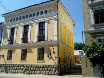 Chernivtsi Kobylianska 32