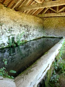 Chenôves (Saône-et-Loire, Fr) lavoir, intérieur