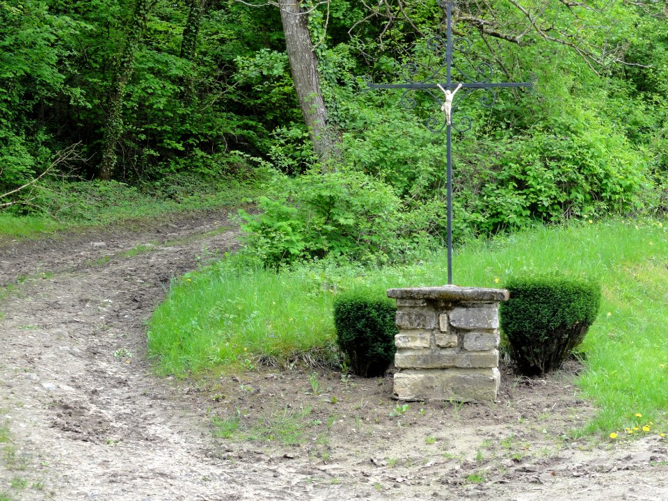 Chermizy-Ailles (Aisne) croix de chemin entrée ouest