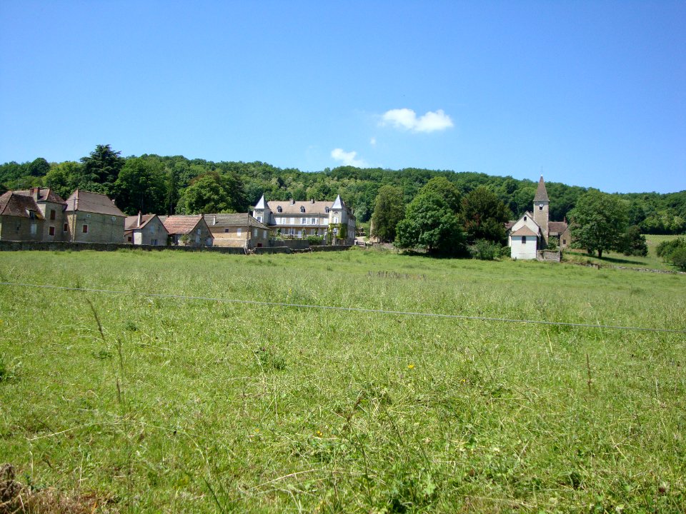 Chenôves (Saône-et-Loire, Fr) vue du village